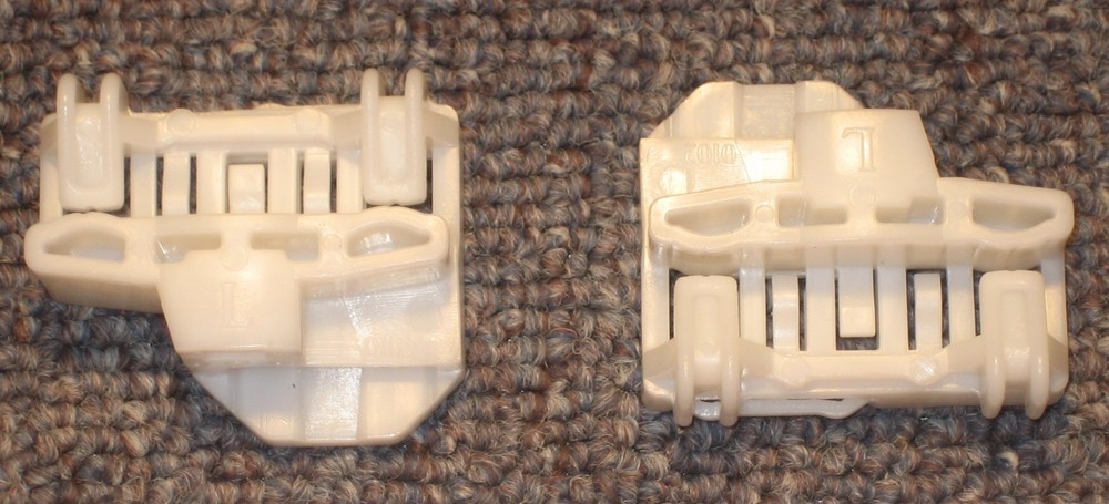 Left Window Regulator Guide Clips (2) Pontiac Grand AM Driver Side Front 99-05