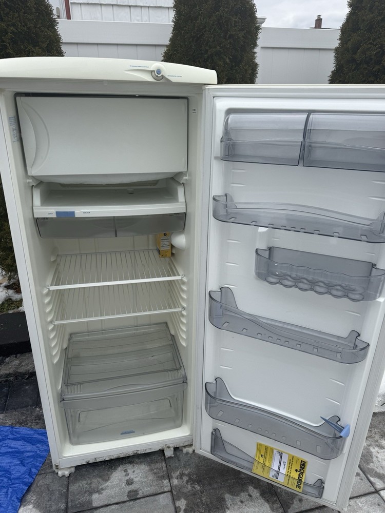 refrigerator Whirlpool