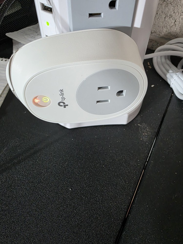 TP-Link HS100 Wi-Fi Smart Plug Kit - Twin Pack Open Box