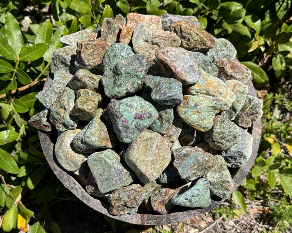 1/2 lb CLEARANCE Bulk Lot Natural Rough Ruby Zoisite (Raw Ruby Zoisite, 8 oz)