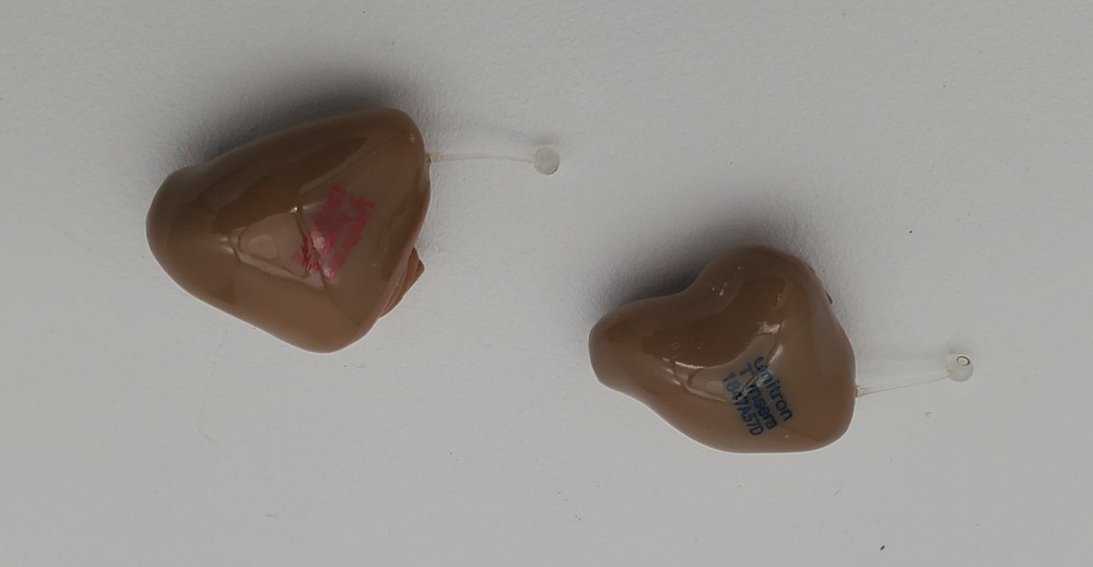Unitron Hearing Aid ITE In The Ear Pair- Untested