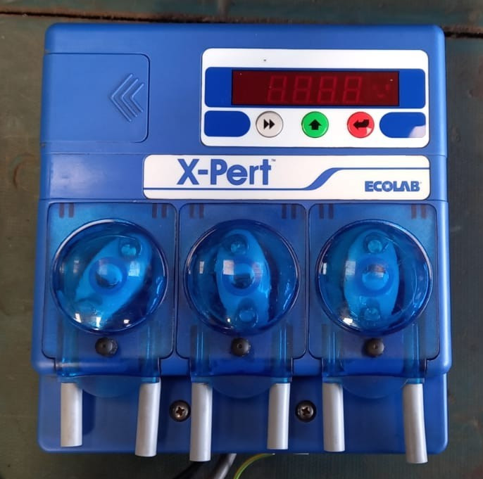 Ecolab X-PERT 3 PMP laundry detergent dispenser