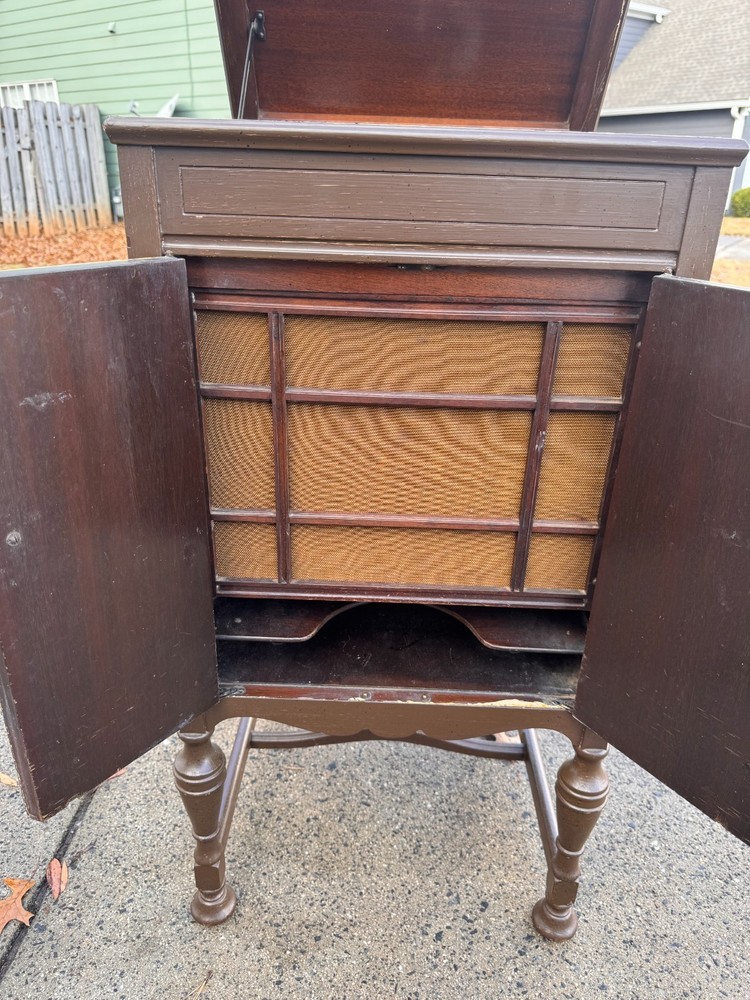 Victrola Victor Record Player