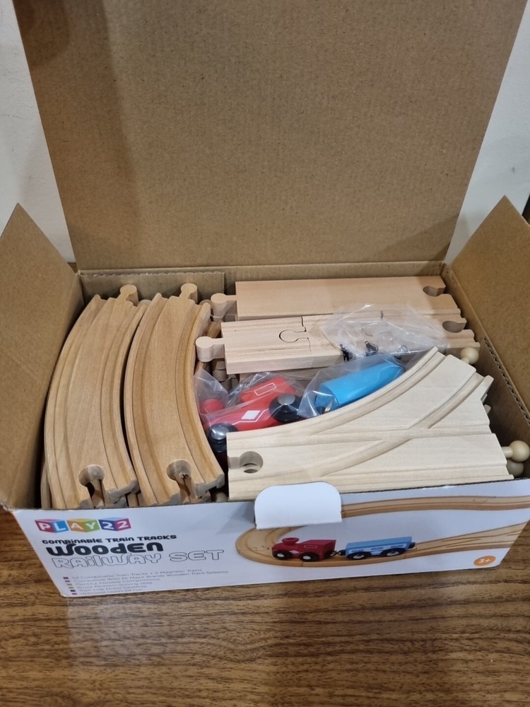 Fun 52-Piece Wooden Railway Train Tracks Set Combinable Train Tracks