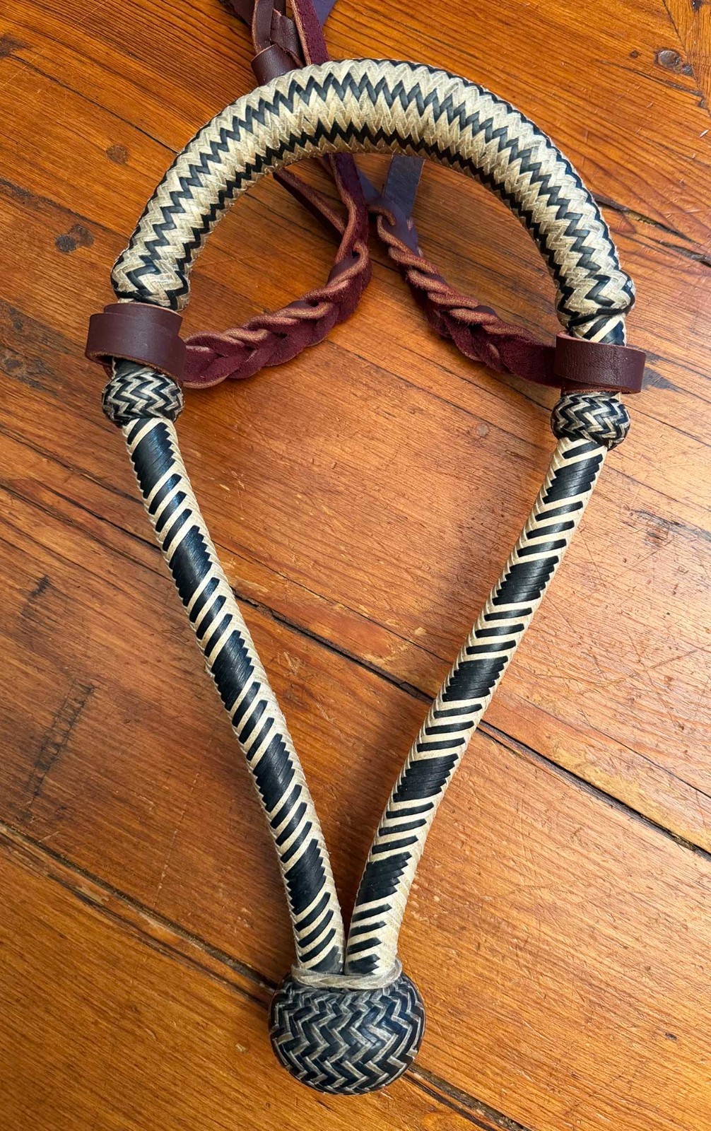 NICE NEW GUITRON Cowboy Vaquero Handmade 24 Plait 5/8" RAWHIDE BOSAL & Hanger
