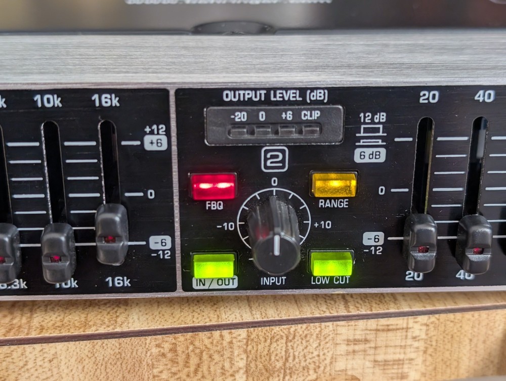 Behringer Ultragraph Pro FBQ1502 15-Band w/ FBQ Detection - Powers On / Untested