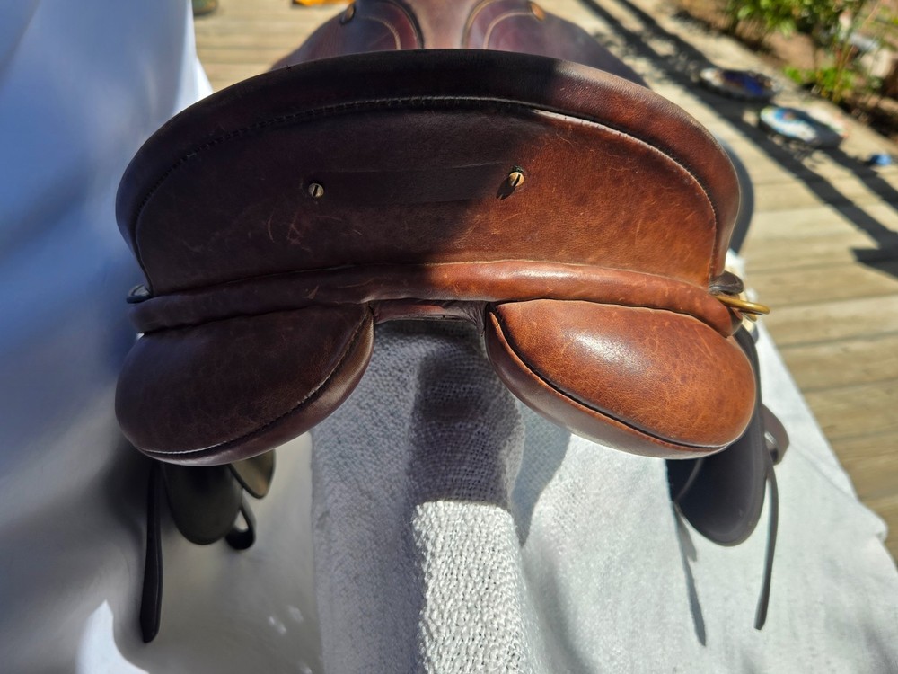 Bates Caprilli 17" CC jump saddle CAIR system adjustable tree Easy Change gullet