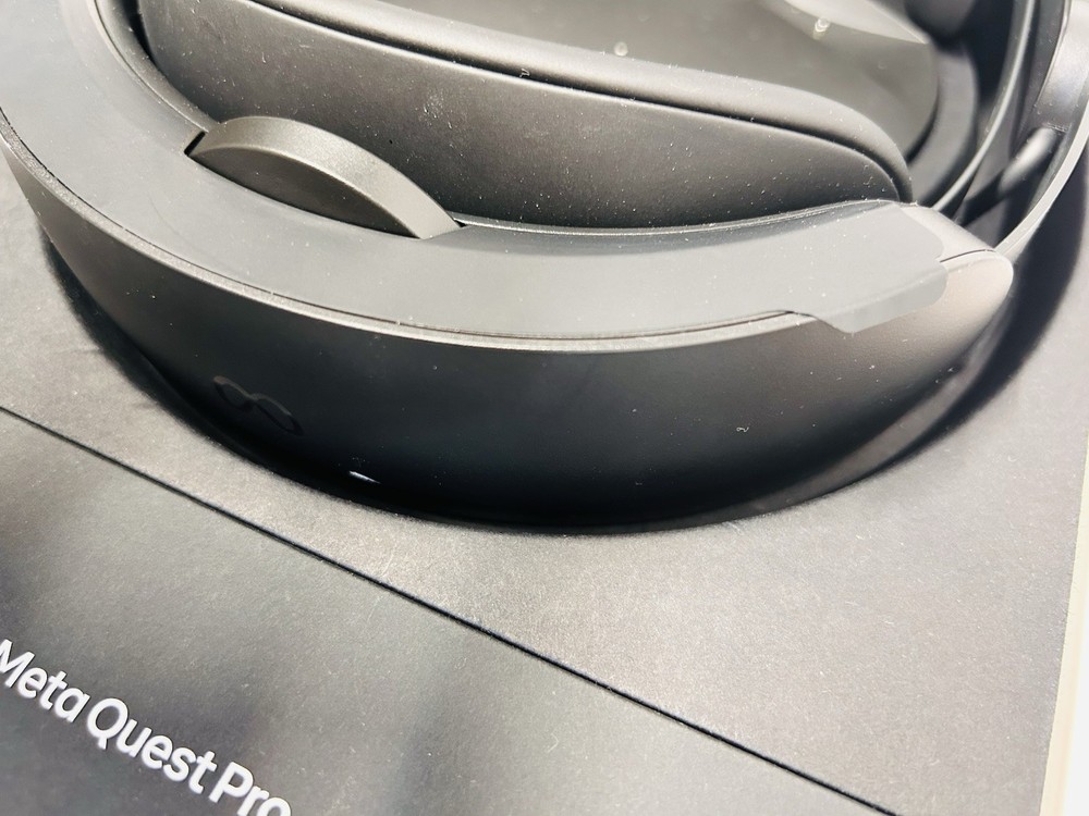Meta Quest Pro 256GB VR Headset – Tested – Great Condition – Headset Only