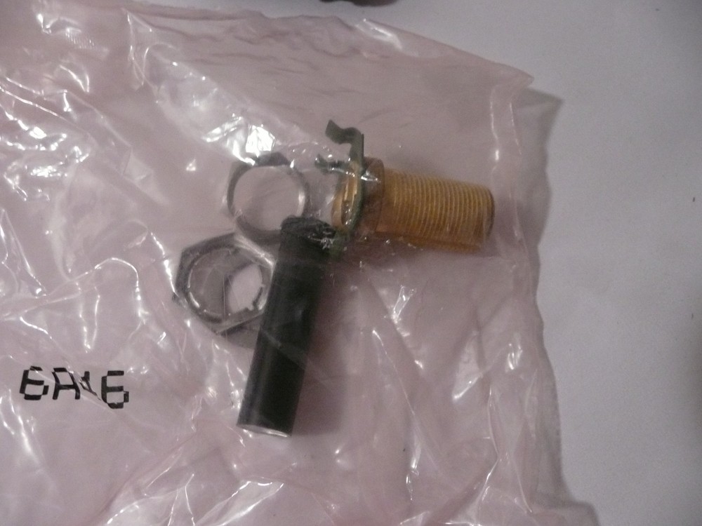 NEW GENUINE MICRO SWITCH 2D62, 6A46 AND 6C1 SWITCH WITH ACCESS., MICROSWITCH