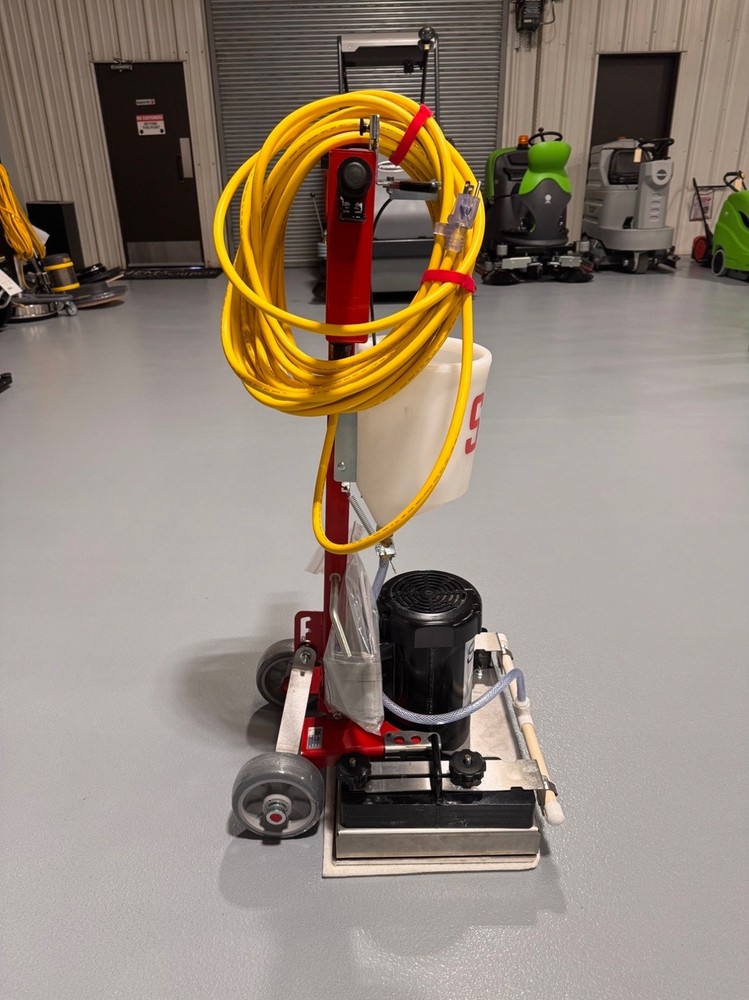 Square Scrub - EBG-20/CV Pivot Machine with Solution Tank 10855800 NEW