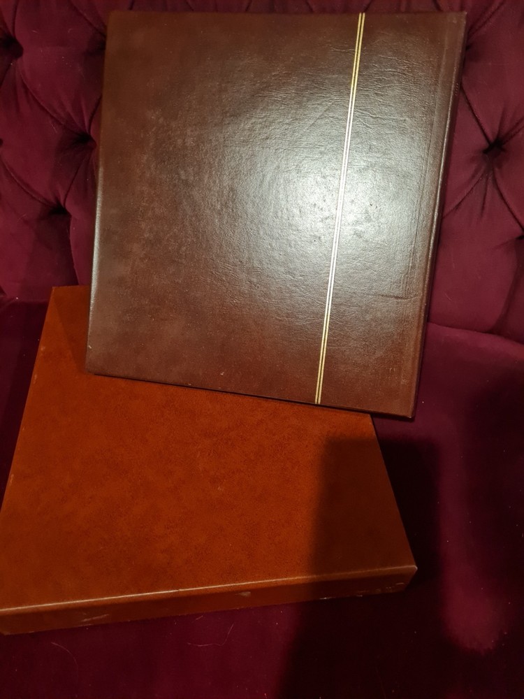 Lindner 18-ring Binder and Slipcase, Beige