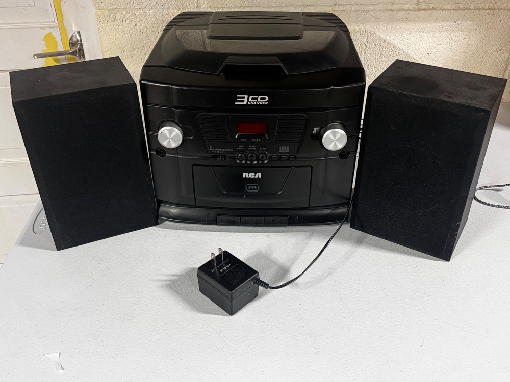 READ RCA 3CD Changer Audio System (RS22363)