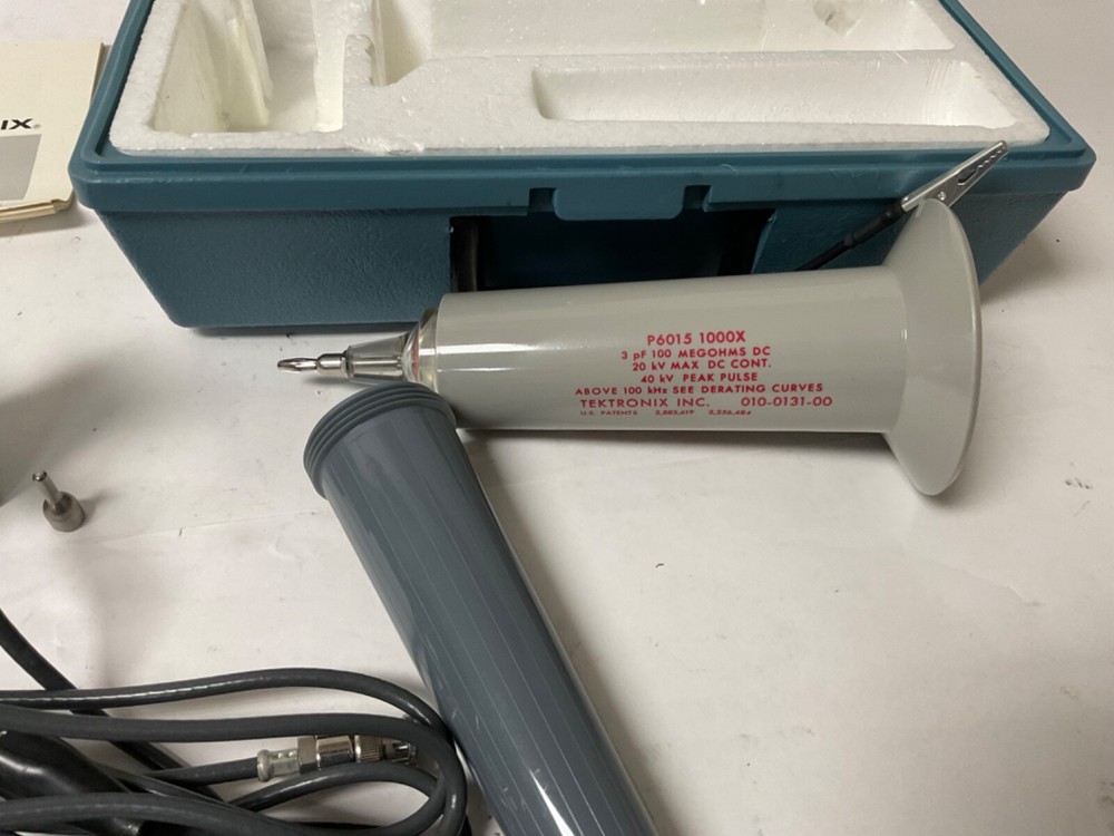 TEKTRONIX P6015 High Voltage Probe case & manual.