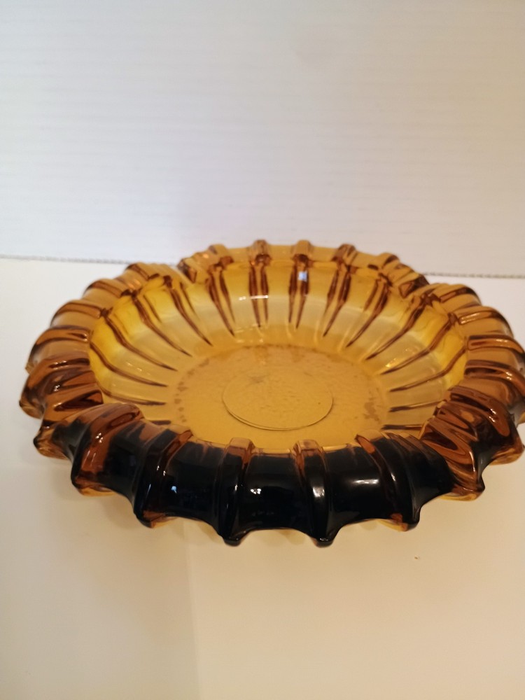 Amber Starburst Ribbed Ashtray 7"