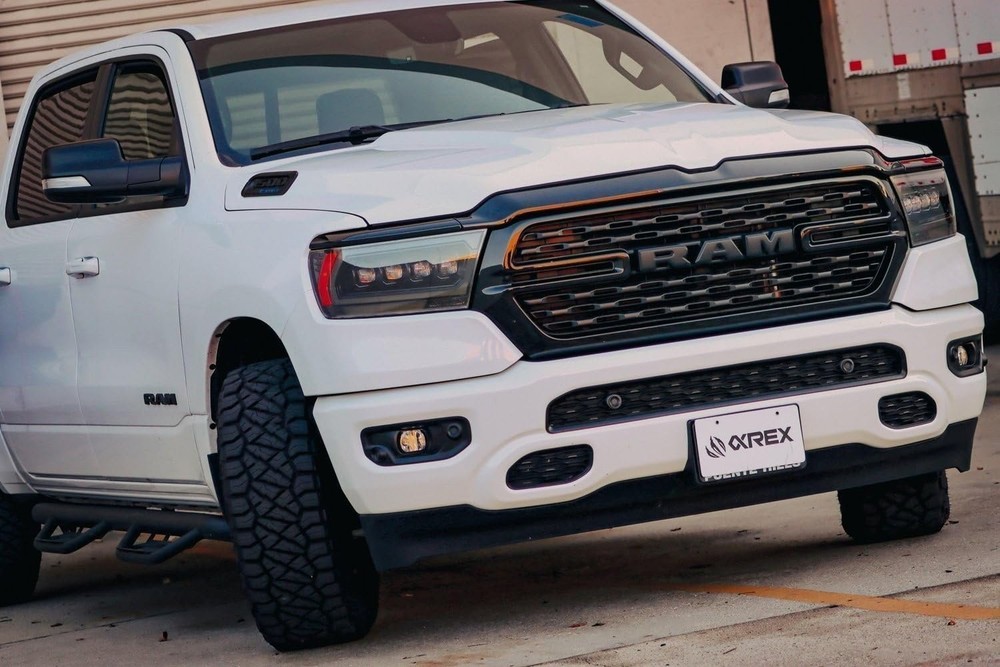 NOVA-SERIES PROJECTOR HEADLIGHTS