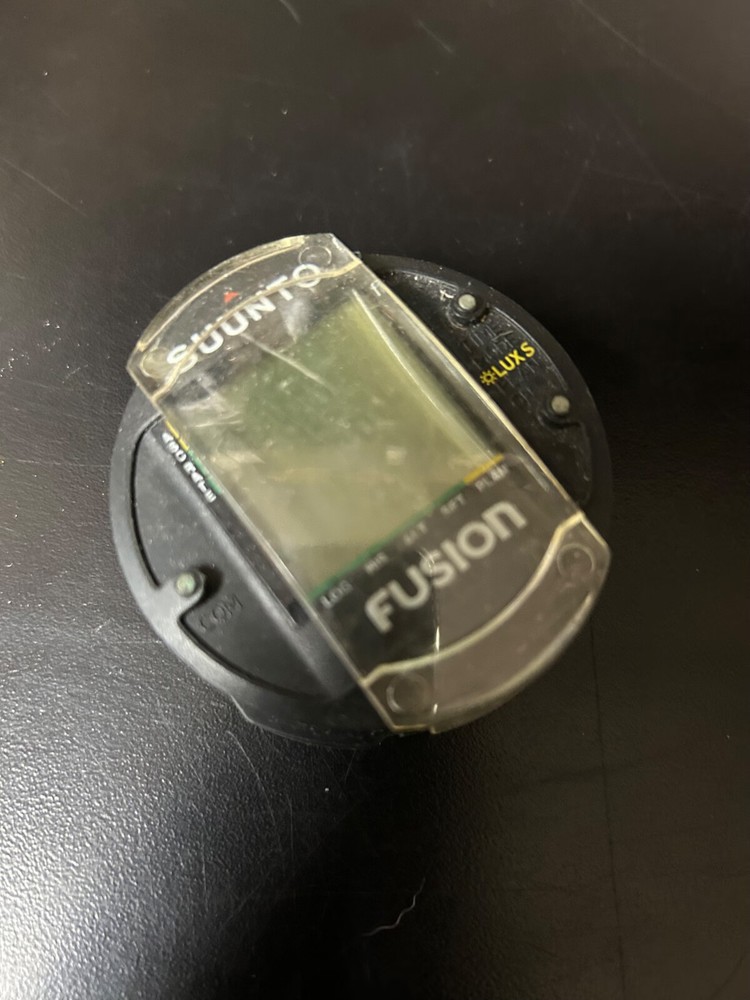 Suunto Fusion Dive Computer, Black w/Screen protector