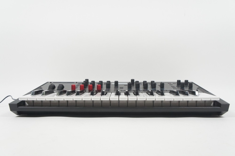 KORG modwave Wavetable Synthesizer Keyborad MINT w/ 100-240V PSU