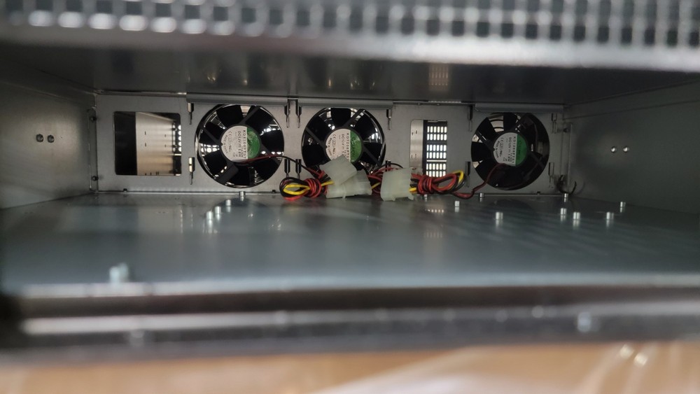 iStarUSA E-207L 2U Rackmount Chassis