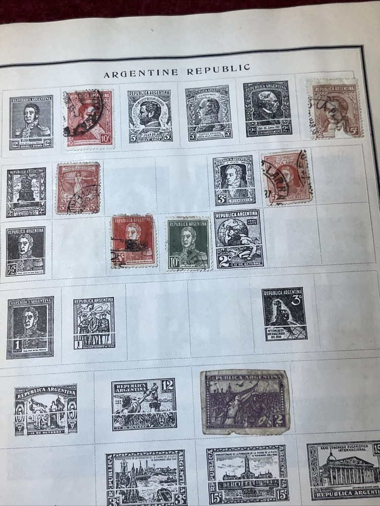 VINTAGE 1935 SCOTT MODERN POSTAGE STAMP ALBUM 900+ FOREIGN STAMPS