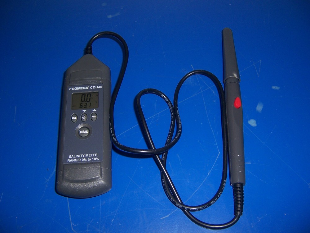 11107 Omega CDH45 hand held Salinity Meter range: 0% - 10%
