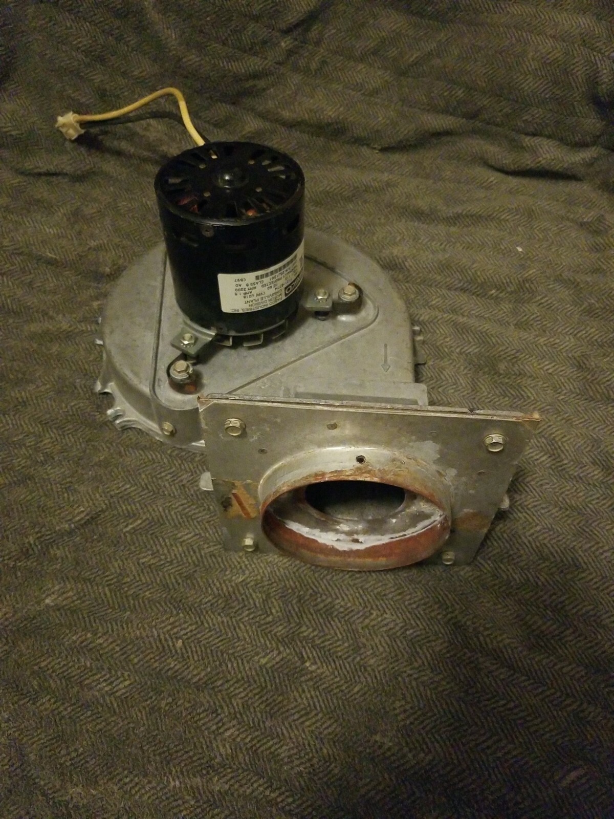 25J1201 FASCO / LENNOX 7121-8774 used 3200 rpm **$7.95 SHIPPING**