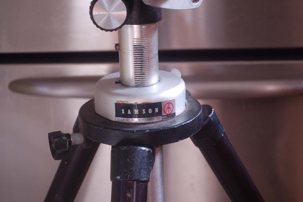 Samson Model 7301 Professional Tripod with Head V26