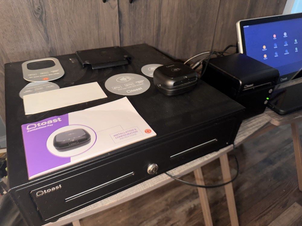 Toast Flex TT200 POS System Touch Screen Printer, card reader, Cashbox, & Cables