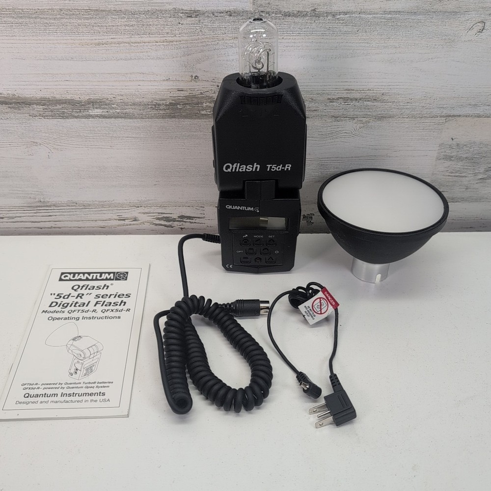 Quantum Instruments Qflash Model T5D-R Flash UNTESTED W/Bulb and Reflector