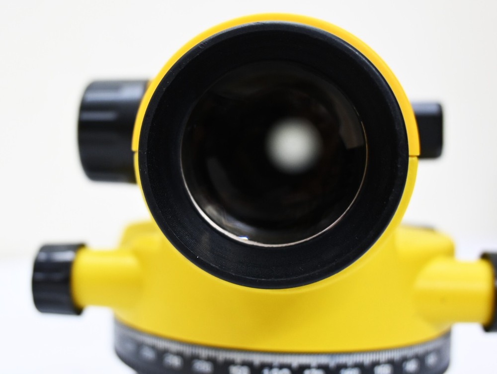 Leica Runner 24 Auotomatic level with hard Case.