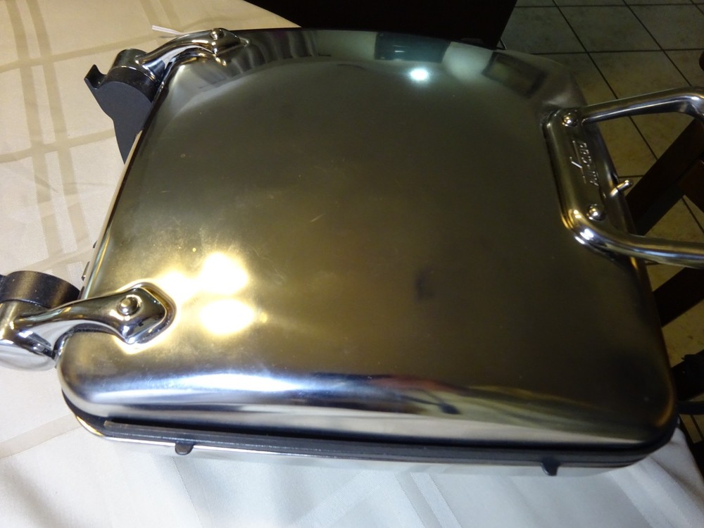 All-Clad 4-Slice Digital Waffle Maker with Removable Plates Model WD824D51