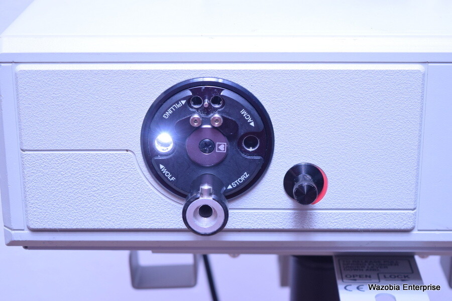 LUXTEC MODEL 9300XSP LIGHT SOURCE FOR ENDOSCOPY
