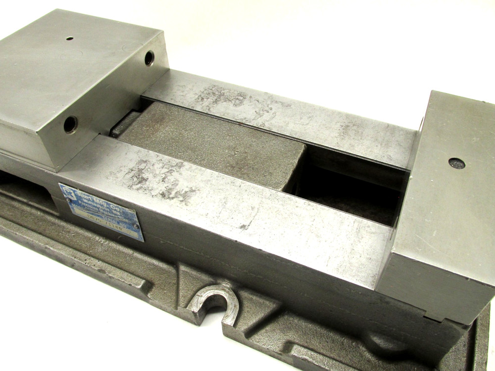 KURT ANGLOCK 6" MILLING MACHINE VISE - #D675