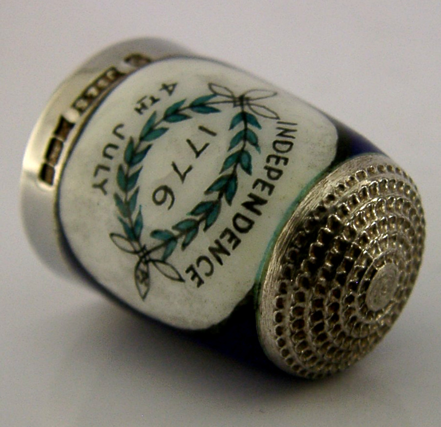 PETER SWINGLER AMERICAN INDEPENDENCE STERLING SILVER ENAMEL THIMBLE NEEDLEWORK