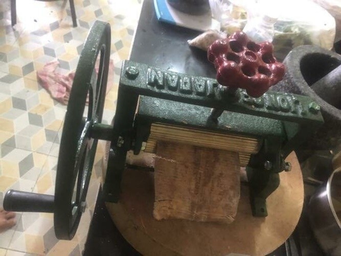 Small Thai Hand Cranked Dried Squid Grinder Axis Brass Thai Traditional Style