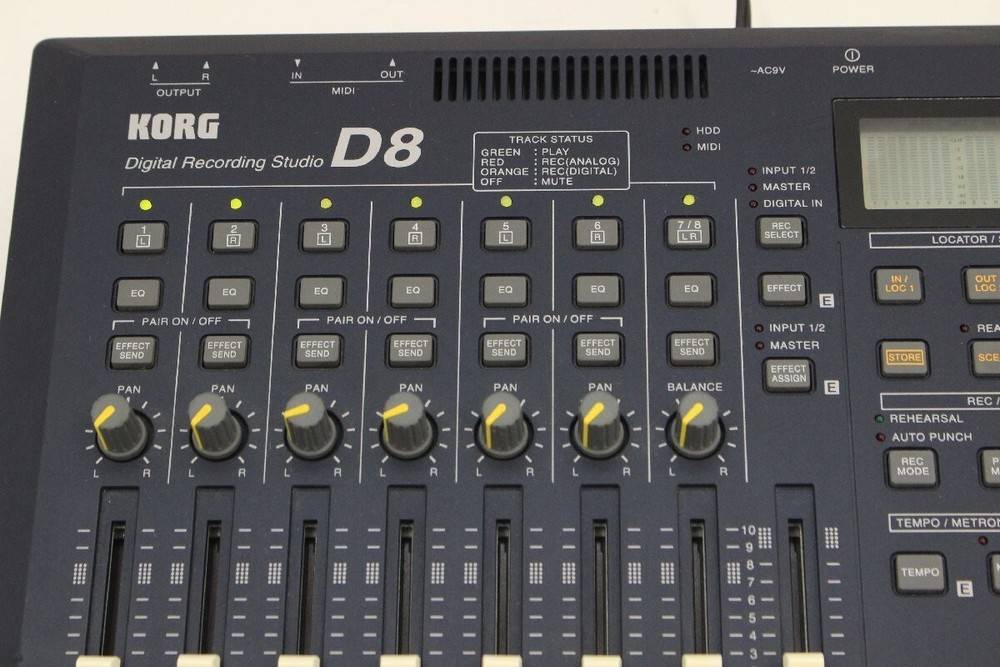 KORG D8 DEGITAL RECORDING STUDIO multitrack recorder