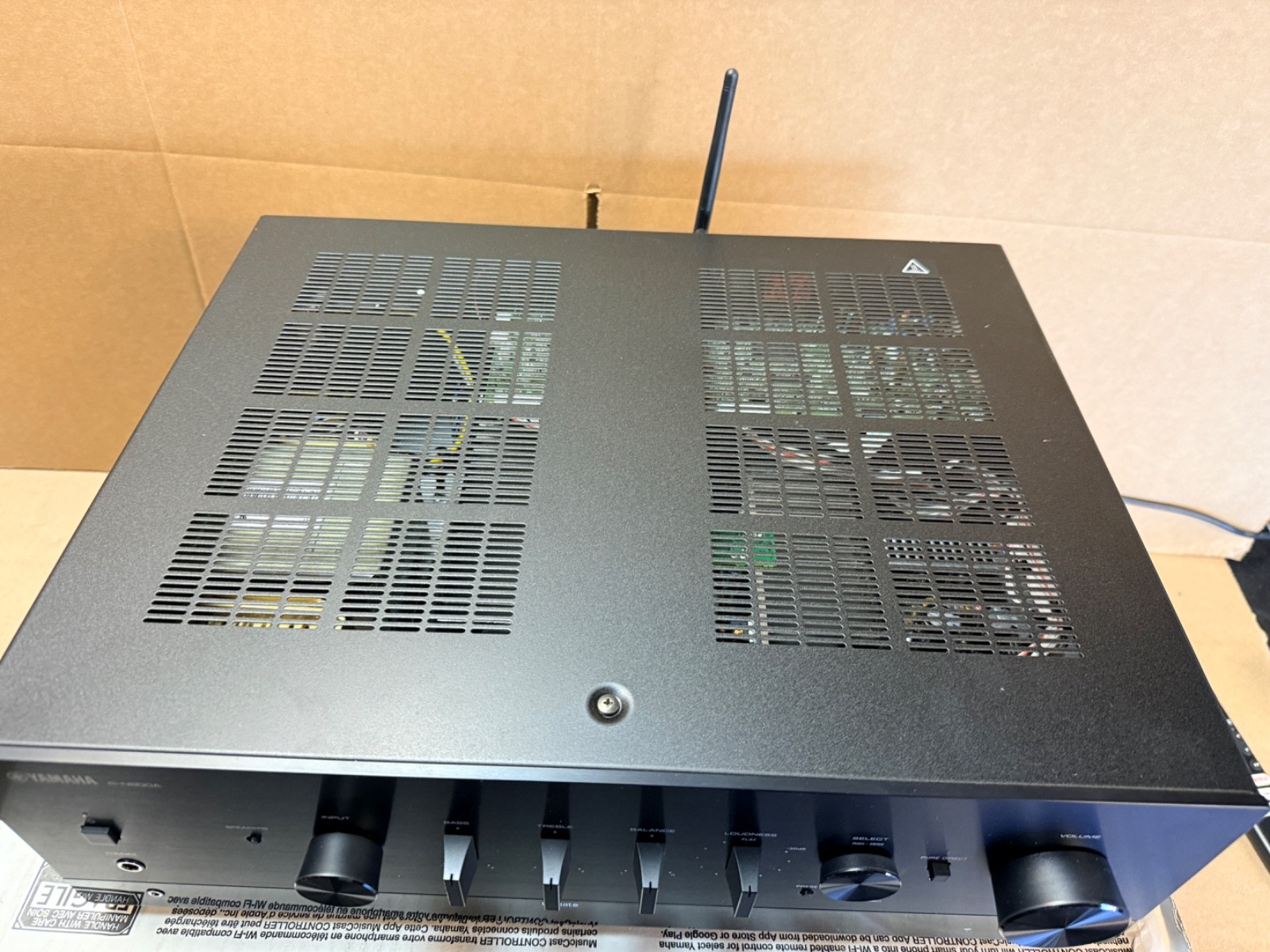 Yamaha R-N800A Receiver Black for parts or repair *UNTESTED*