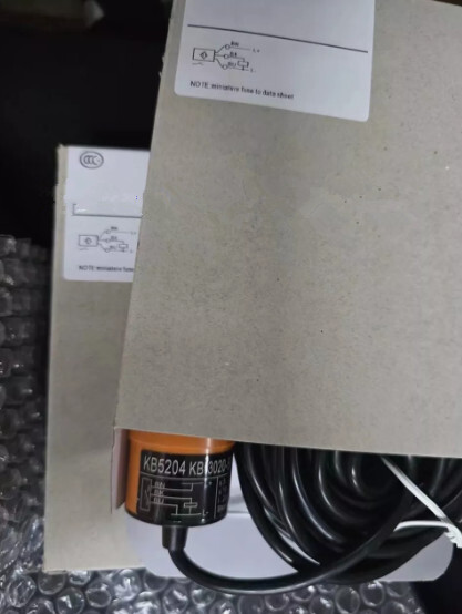 1Pcs New KB5204 Capacitive proximity switch sensor