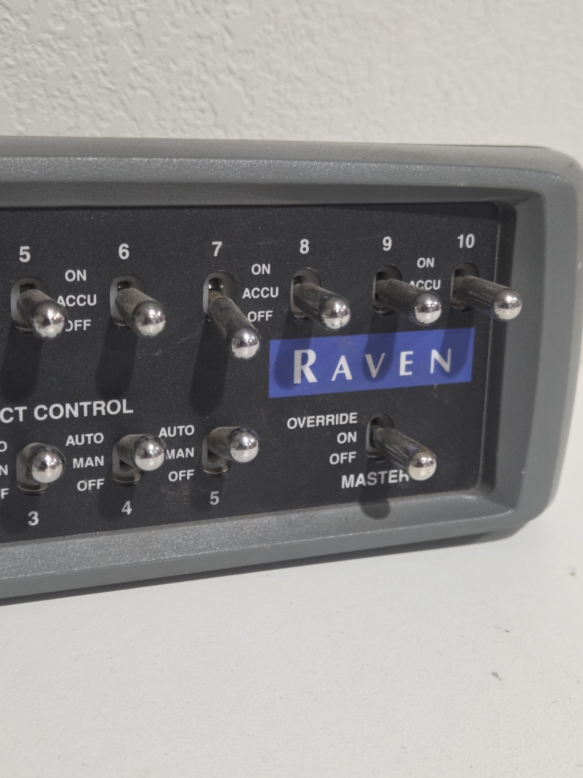 Raven CAN Switch Box (P/N: 1-063-3001-002)