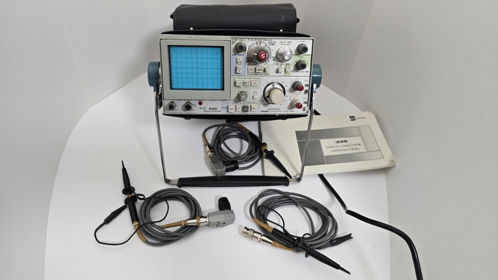 Sony Tektronix 335 Oscilloscope - Dual trace 35MHz small portable W/3 Probes