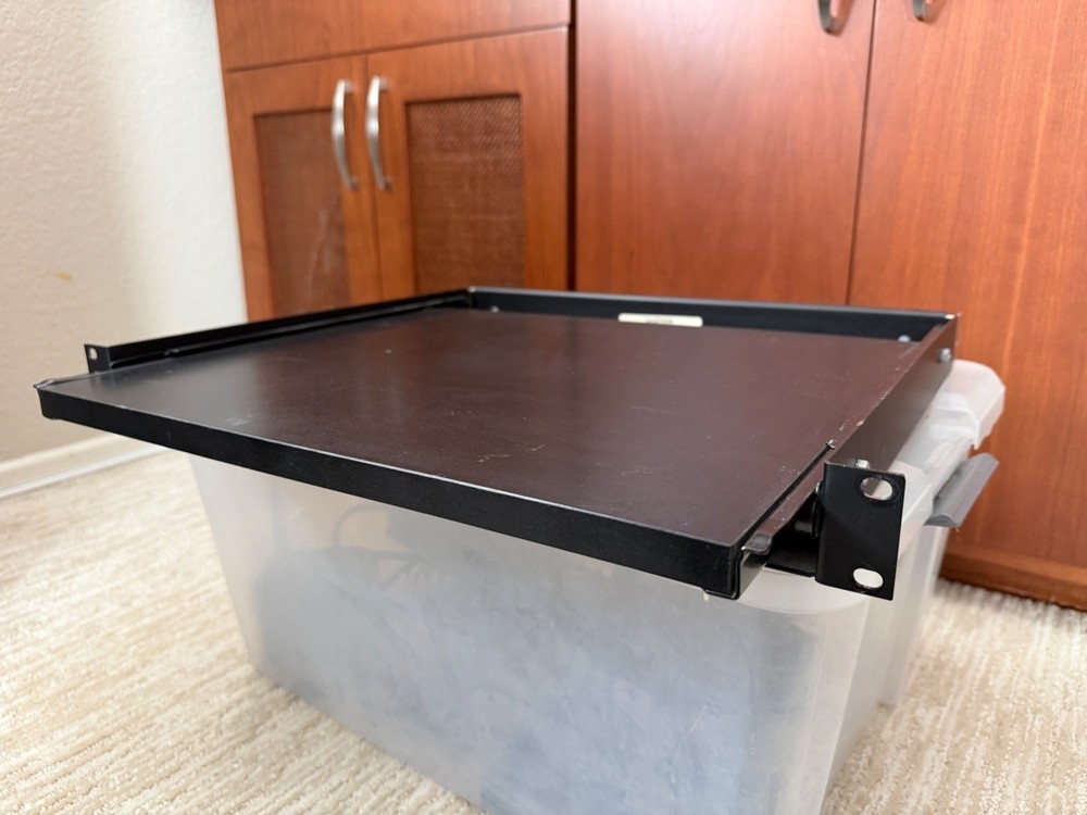 Middle Atlantic 1U pull-out Rack shelf