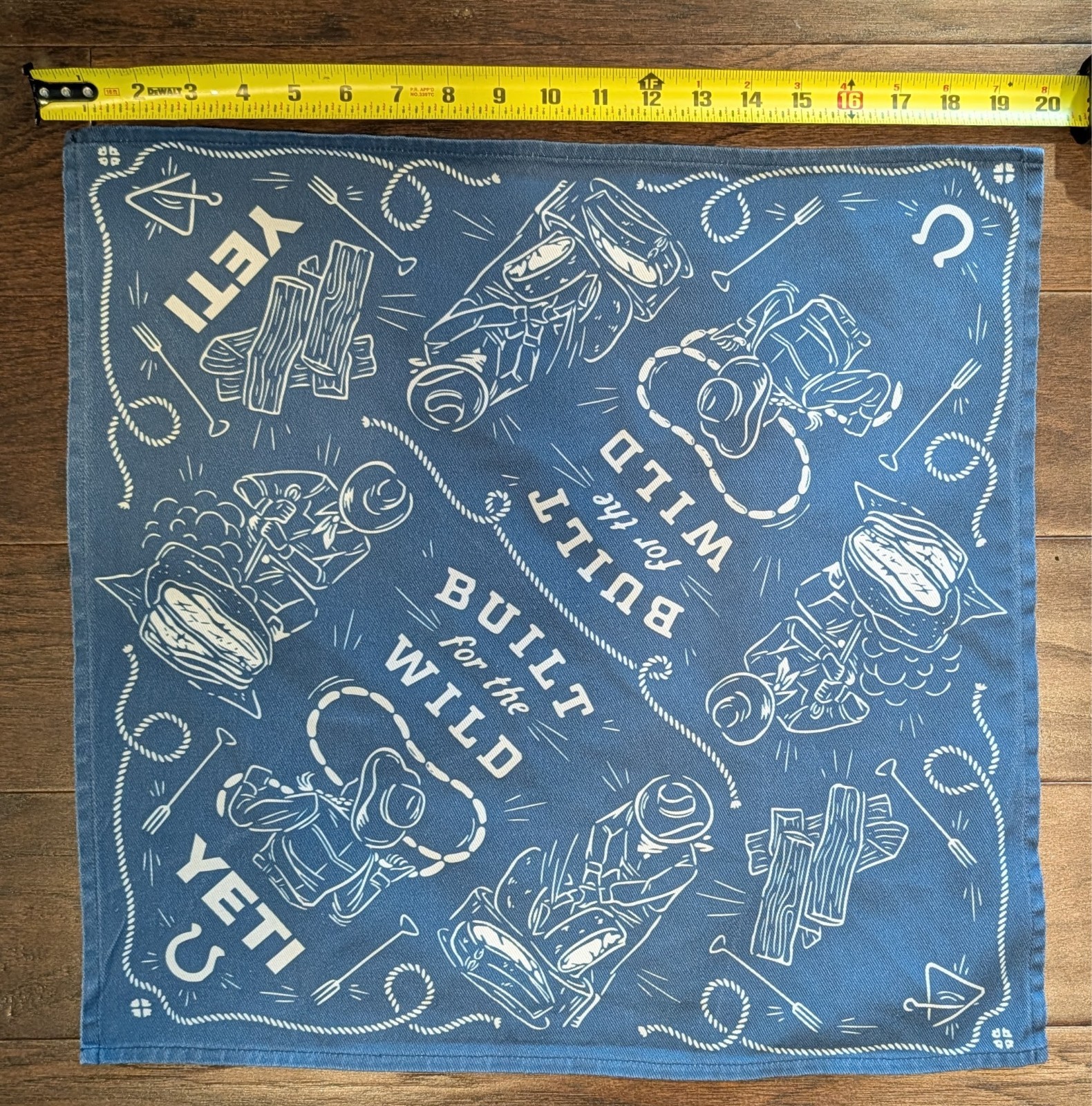 YETI Slick Horns Roping Dummy Wall Mount + optional bandana