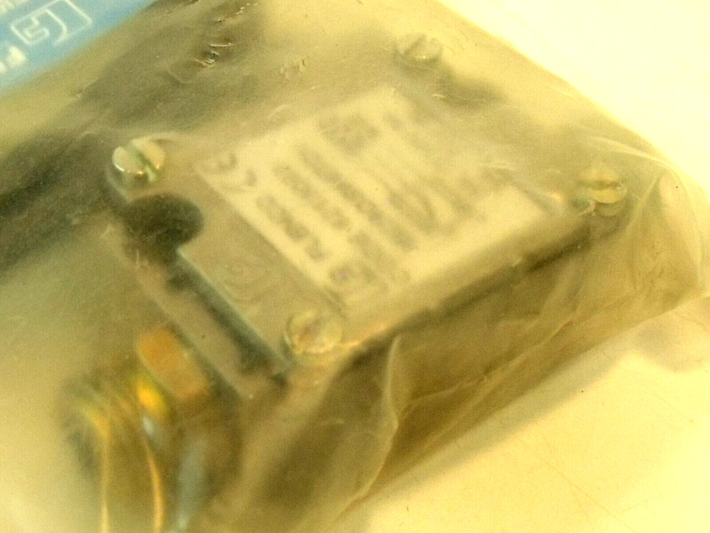 NIB Flenco 6213002 Microswitch: 5A @ 24VDC/220VAC