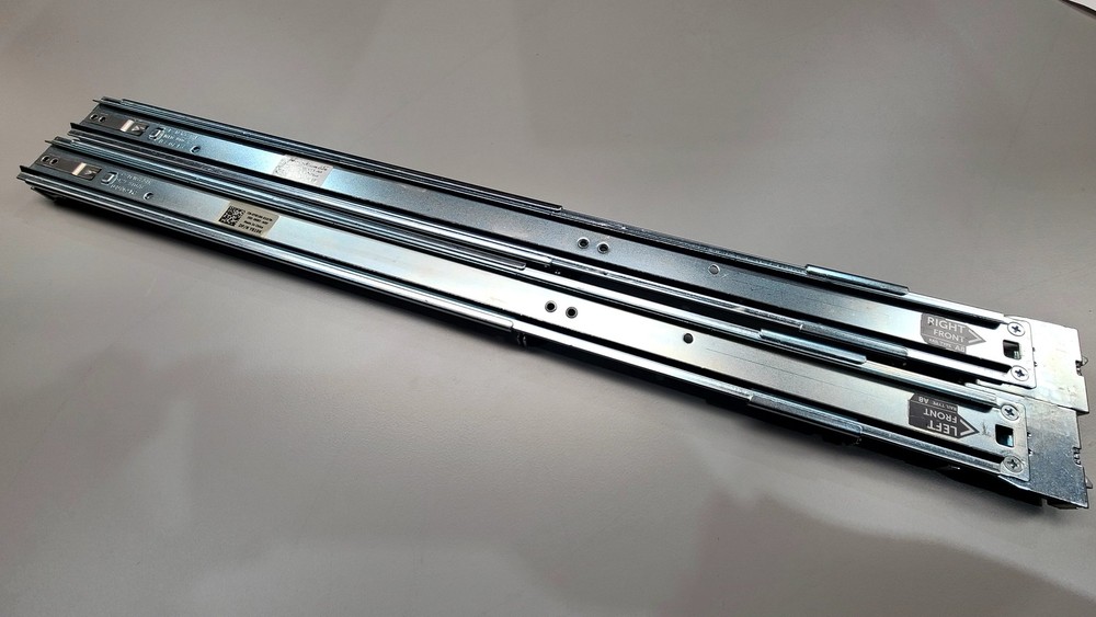 Dell PowerEdge Server Rack Mount Rail Kit PN: Y819K--D419M