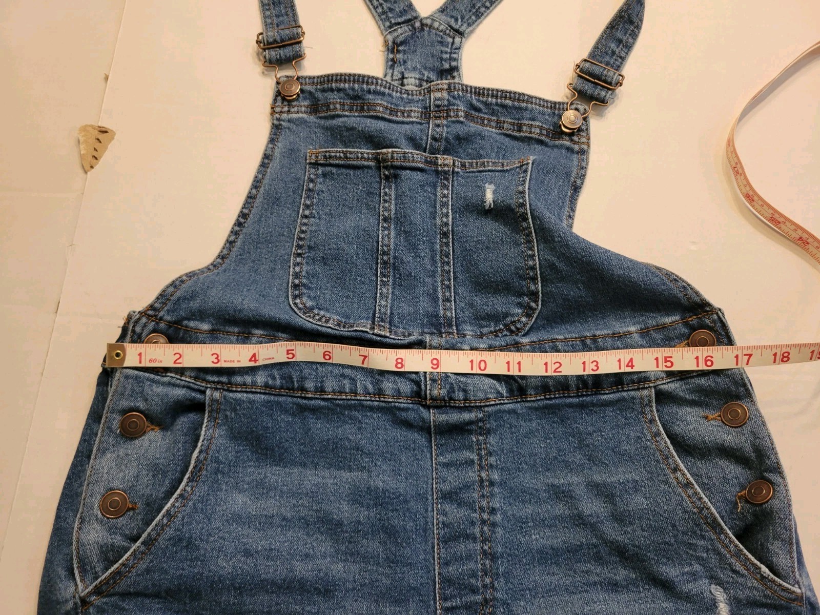 No Boundaries Juniors Sz 15/17 Bib Overall Shorts Blue Denim Pockets Raw Hem