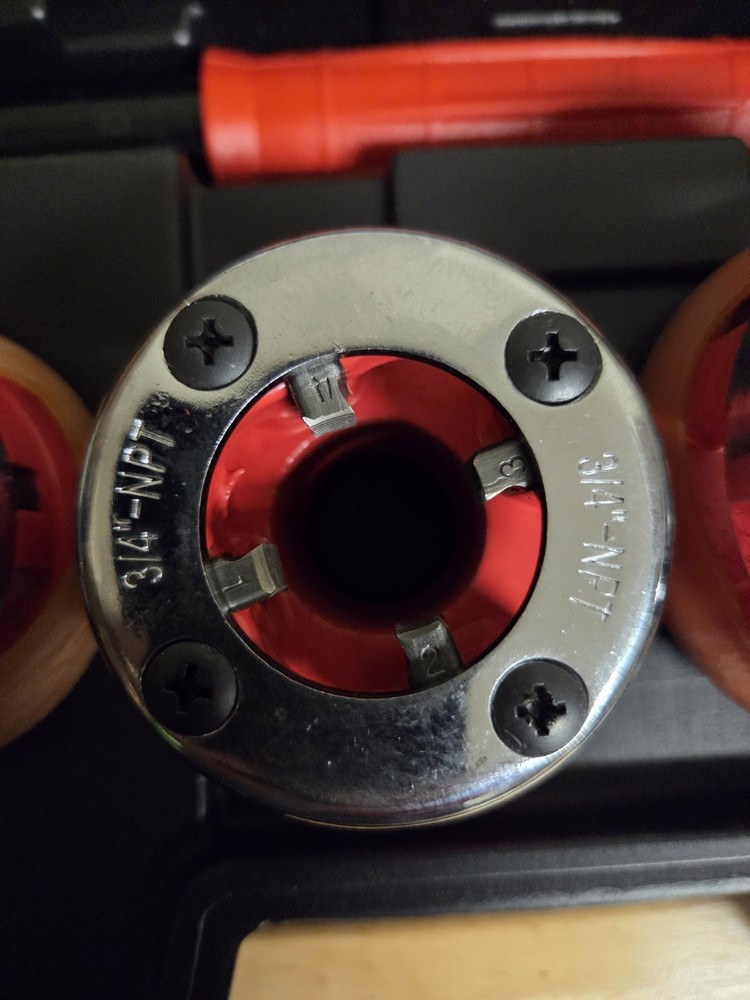 VEVOR KT1106A Manual ratcheting Pipe Threader Set