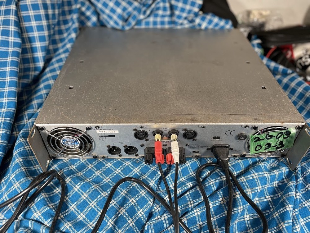 American Audio V2000 Power Amplifier Used