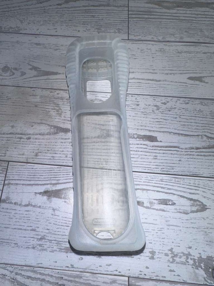 Genuine Nintendo Wii Controller Sleeve Silicone Rubber Jacket Case Remote White