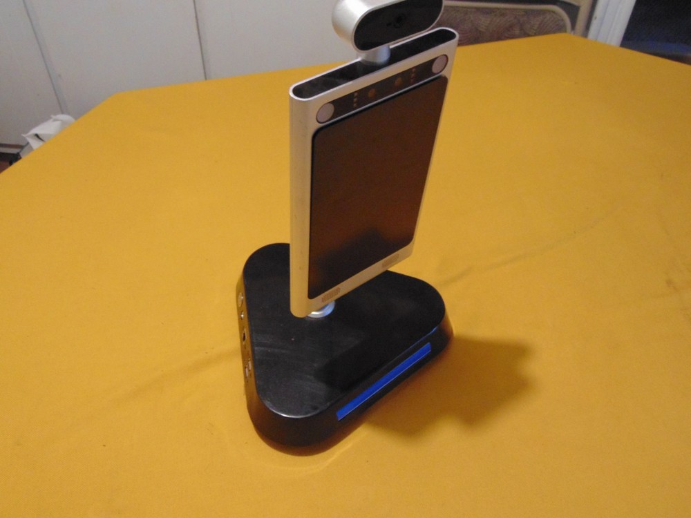 Ikio Dynamic Detection Display Temperature Scanner Kiosk with Table Stand