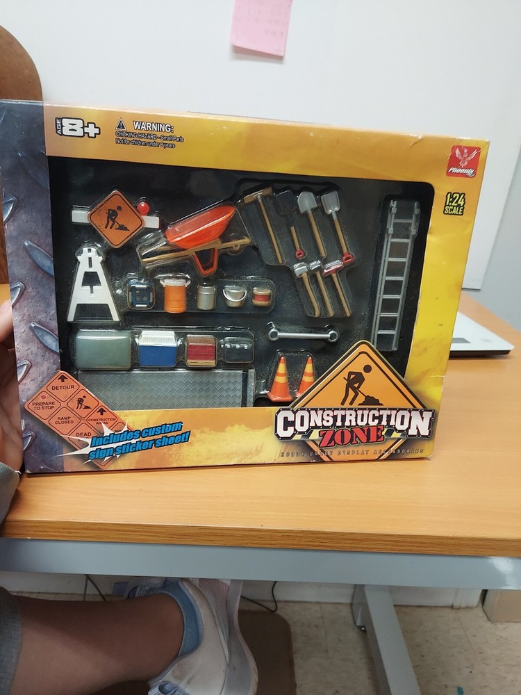 Hobby Gear: 23pc Set Construction Zone 1/24 Scale