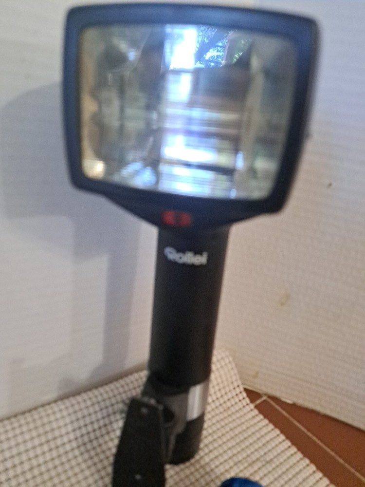 Rollei E36RE Electronic Flash Unit L- Bracket & Battery, No Cord, Untested 3560